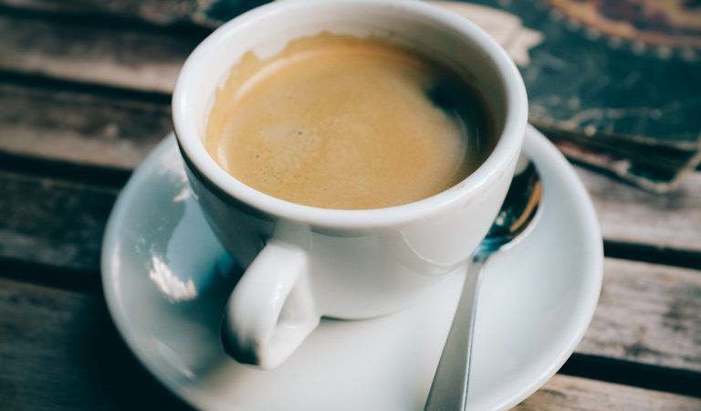 Estudo revela que cafeína é eficaz no tratamento de doenças da retina
