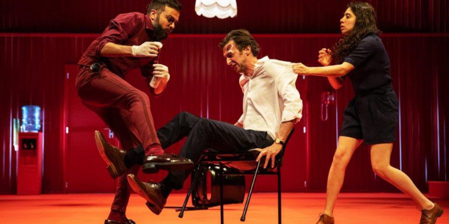 “A Matança Ritual de Gorge Mastromas”, com Bruno Nogueira, encerra temporada do Teatro Viriato