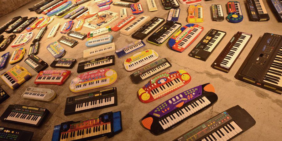 Artista japonês Asuna usa 100 órgãos electrónicos em experiência sonora no Museu do Oriente