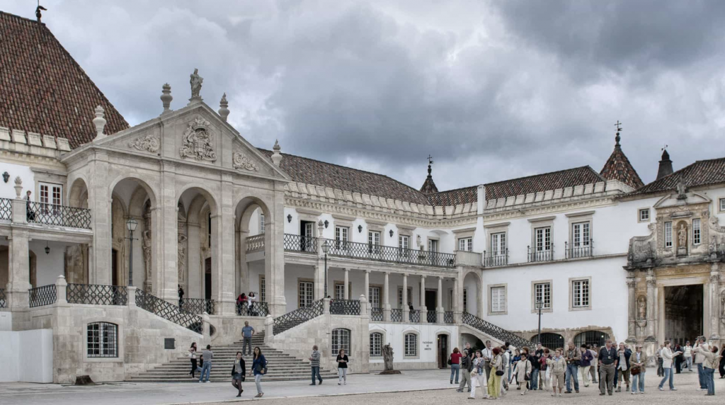 Desigualdades na educação podem ser aumentadas com ensino não presencial, alertam cientistas da Universidade de Coimbra