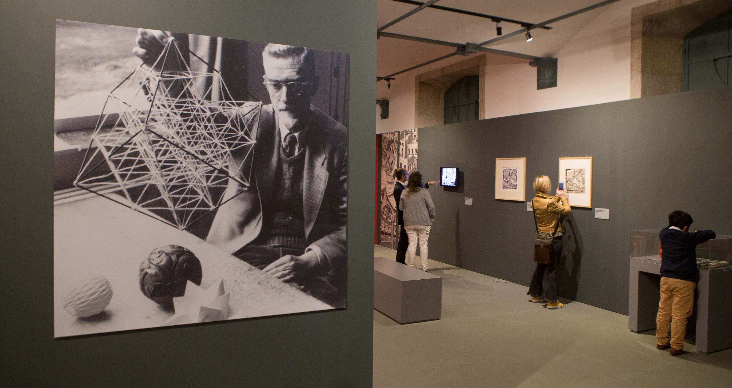 Exposição do artista Escher já foi visitada por 17 mil pessoas no Porto