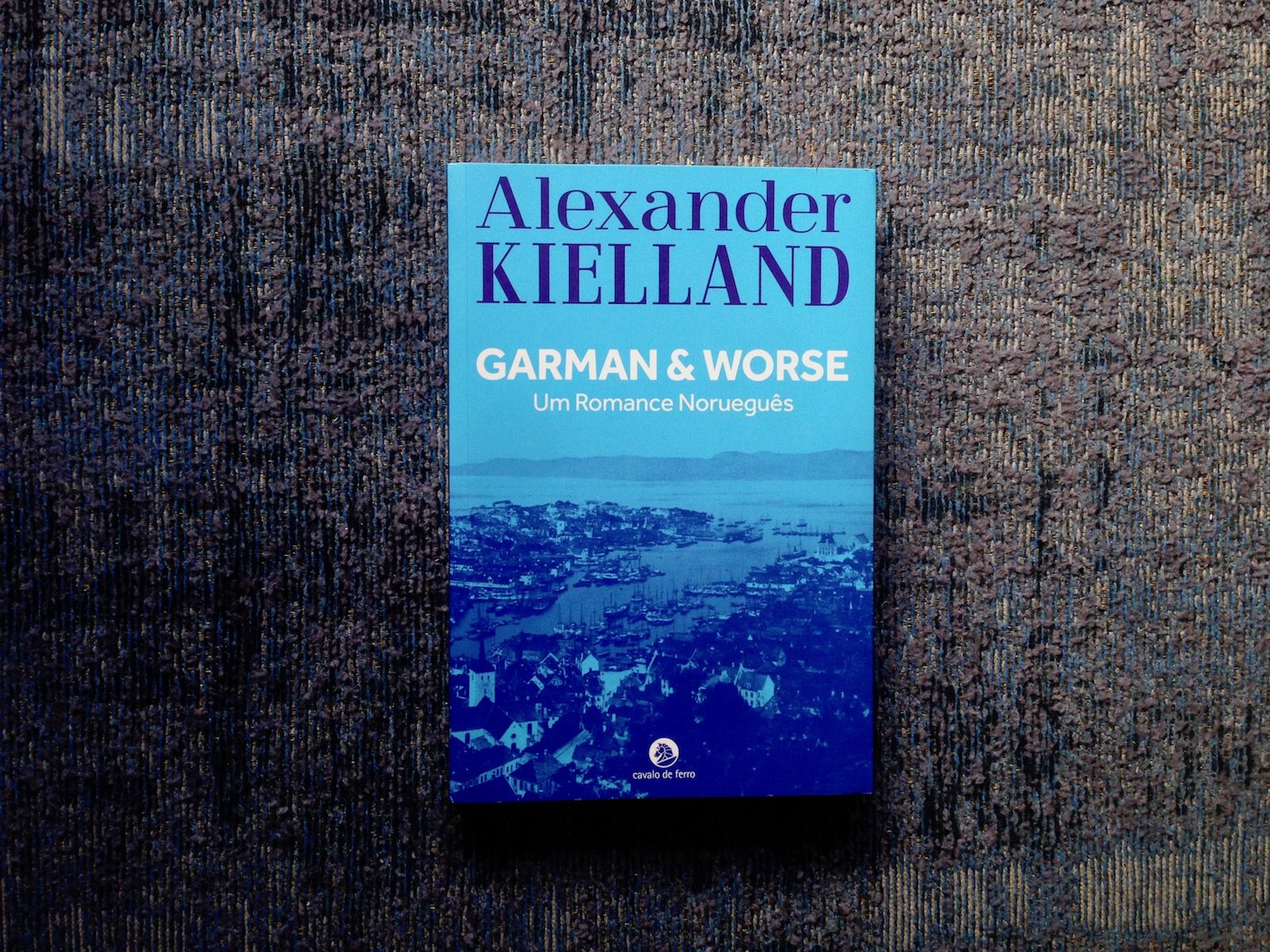 A vida de uma pequena cidade norueguesa, em ‘Garman & Worse’, de Alexander Kielland