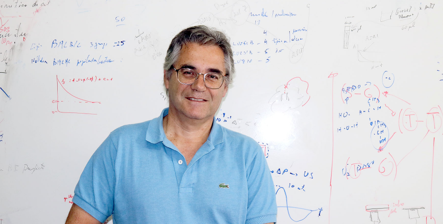 Cientista Luís Arnaut, da Universidade de Coimbra, eleito presidente da Associação Internacional de fotodinâmica