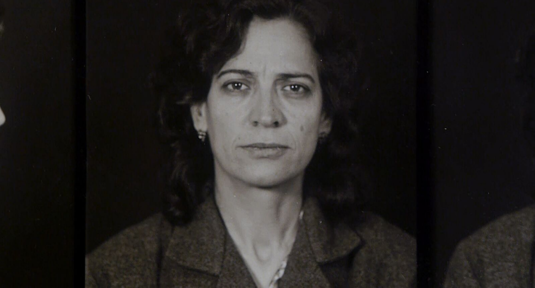 ‘Luz Obscura’, novo documentário de Susana de Sousa Dias, procura revelar como um sistema autoritário opera na intimidade familiar