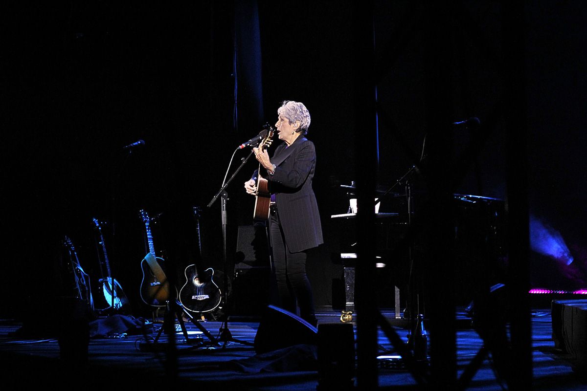 Joan Baez trouxe a Lisboa uma última noite do seu folk de intervenção