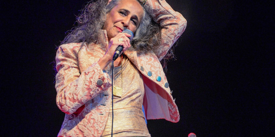 Maria Bethânia dá quatro concertos em Portugal