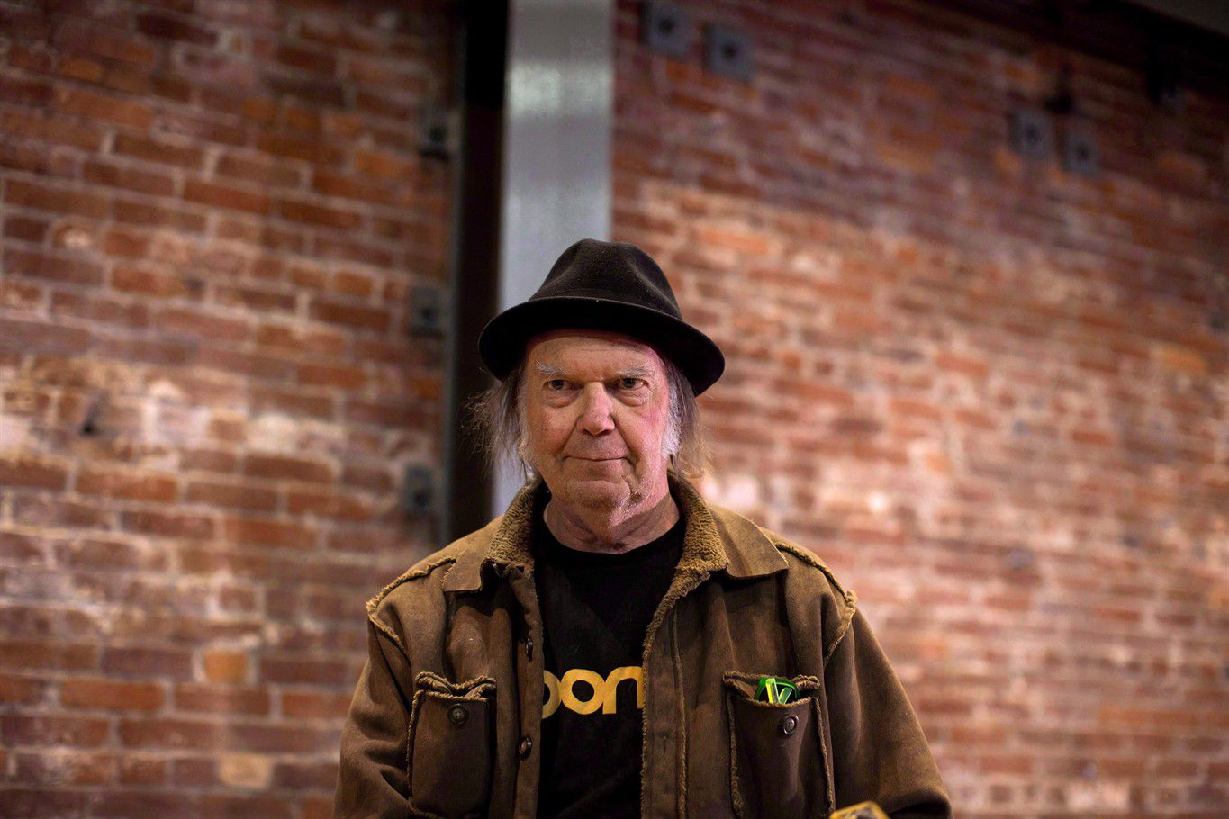 Neil Young descontente com patrocinador e pode não actuar ao lado de Bob Dylan