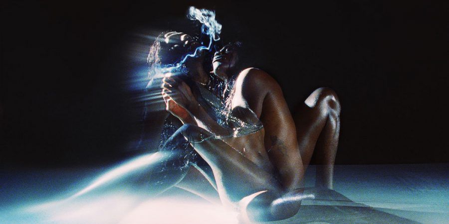 Yves Tumor é rock star futurista em “Heaven to a Tortured Mind”