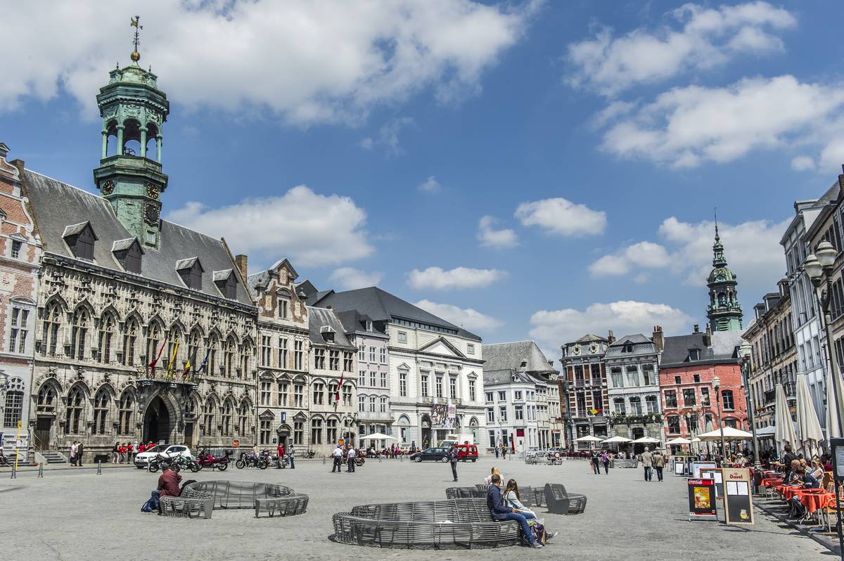 A centralidade e a história da Grand Place de Bruxelas