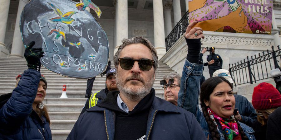 Joaquin Phoenix foi preso num protesto contra as alterações climáticas