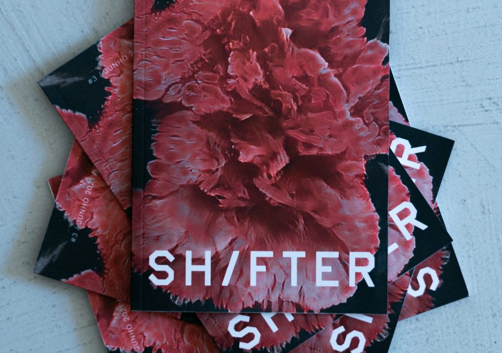 Shifter dedica novo número da sua revista ao mundo digital e reflexão do espaço online