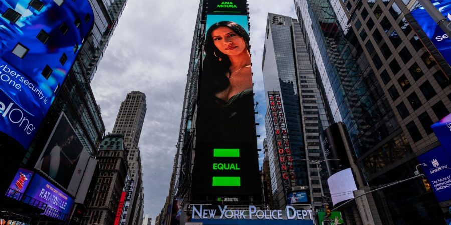 Ana Moura em grande destaque em Times Square em Nova Iorque