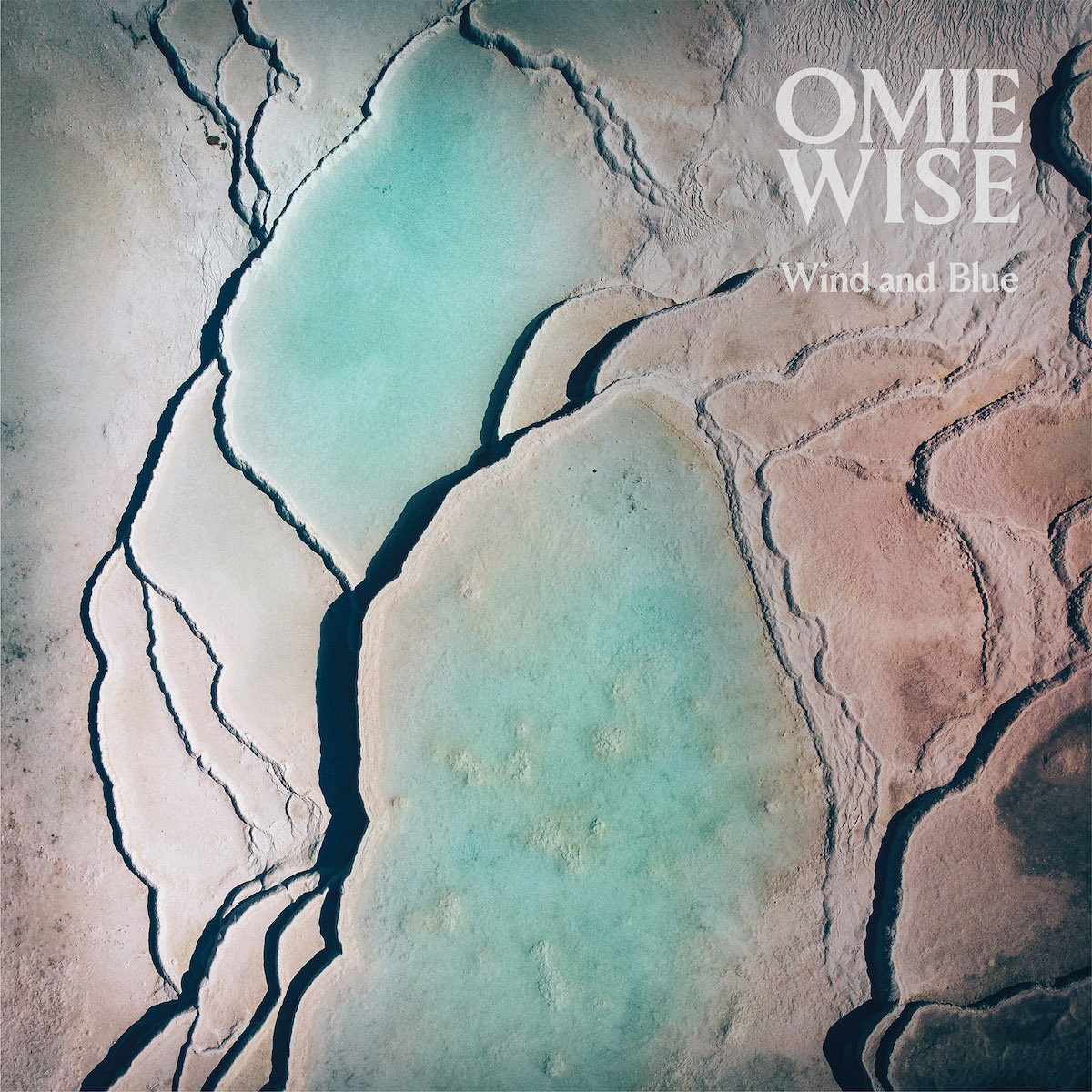 O contemplativo <i>Wind and Blue</i>, novo álbum de Omie Wise