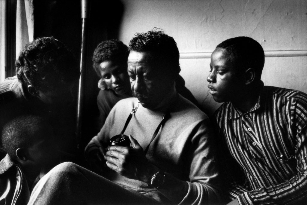 HBO estreia documentário sobre Gordon Parks, o fotógrafo que desafiou os sistemas de racismo e pobreza nos EUA