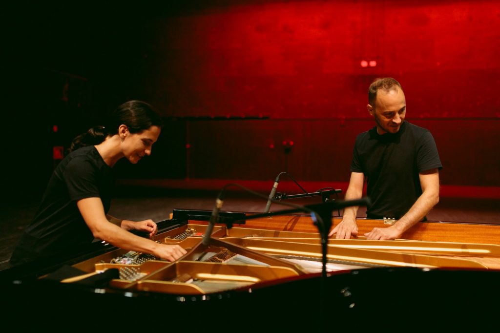 Piano de Joana Gama e eletrónica de Luís Fernandes encontram-se em Guimarães com “There’s No Knowing”