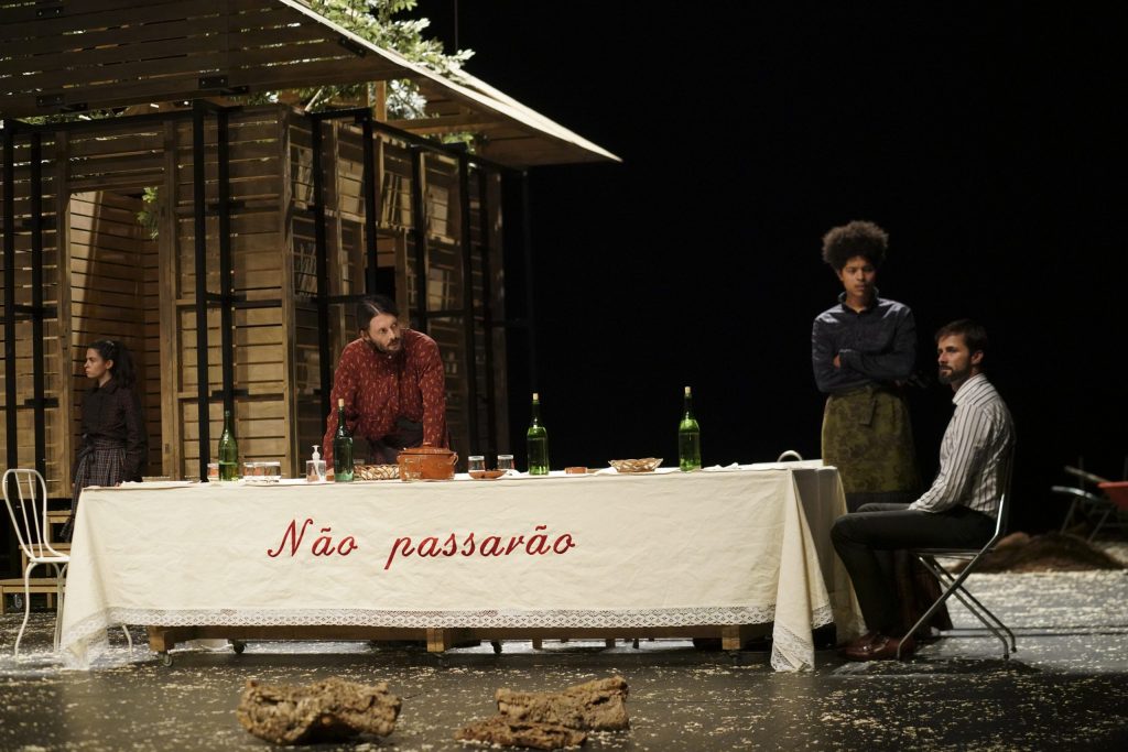 Três sessões do espetáculo “Catarina e a beleza de matar fascistas”, de Tiago Rodrigues, em Ílhavo