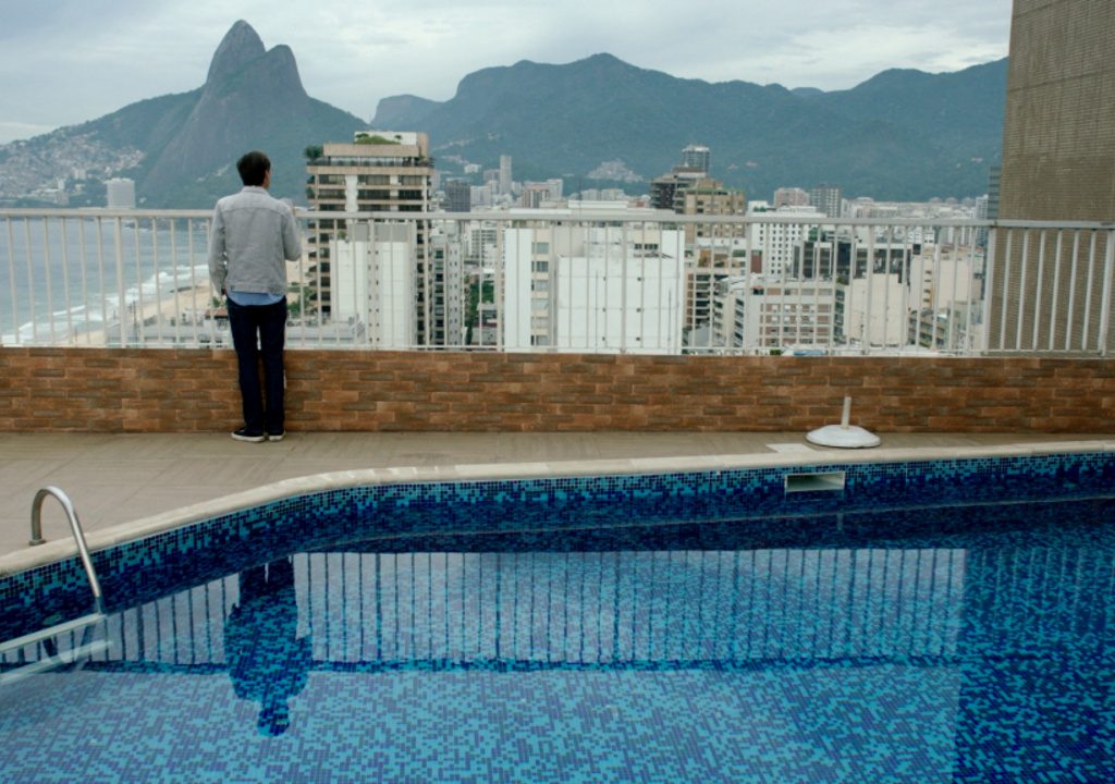 RTP2 exibe filme sobre João Gilberto, lendário fundador da Bossa Nova, e o escritor Marc Fischer