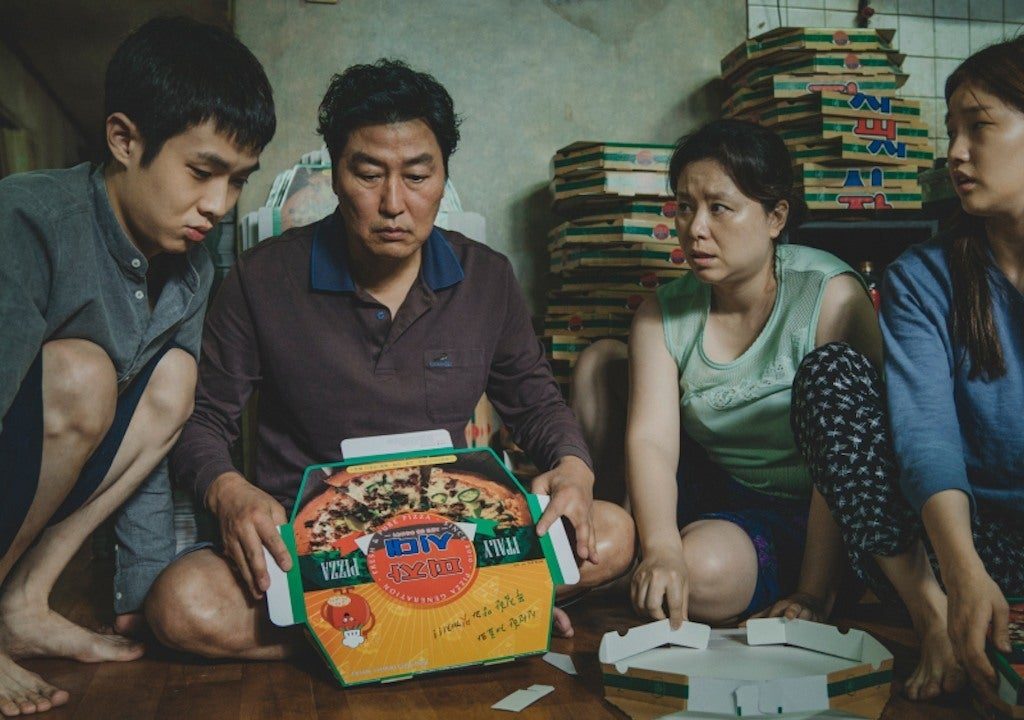 RTP2 exibe “Parasitas”. Filme de Bong Joon Ho venceu a Palma de Ouro em Cannes e arrecadou quatro Óscares