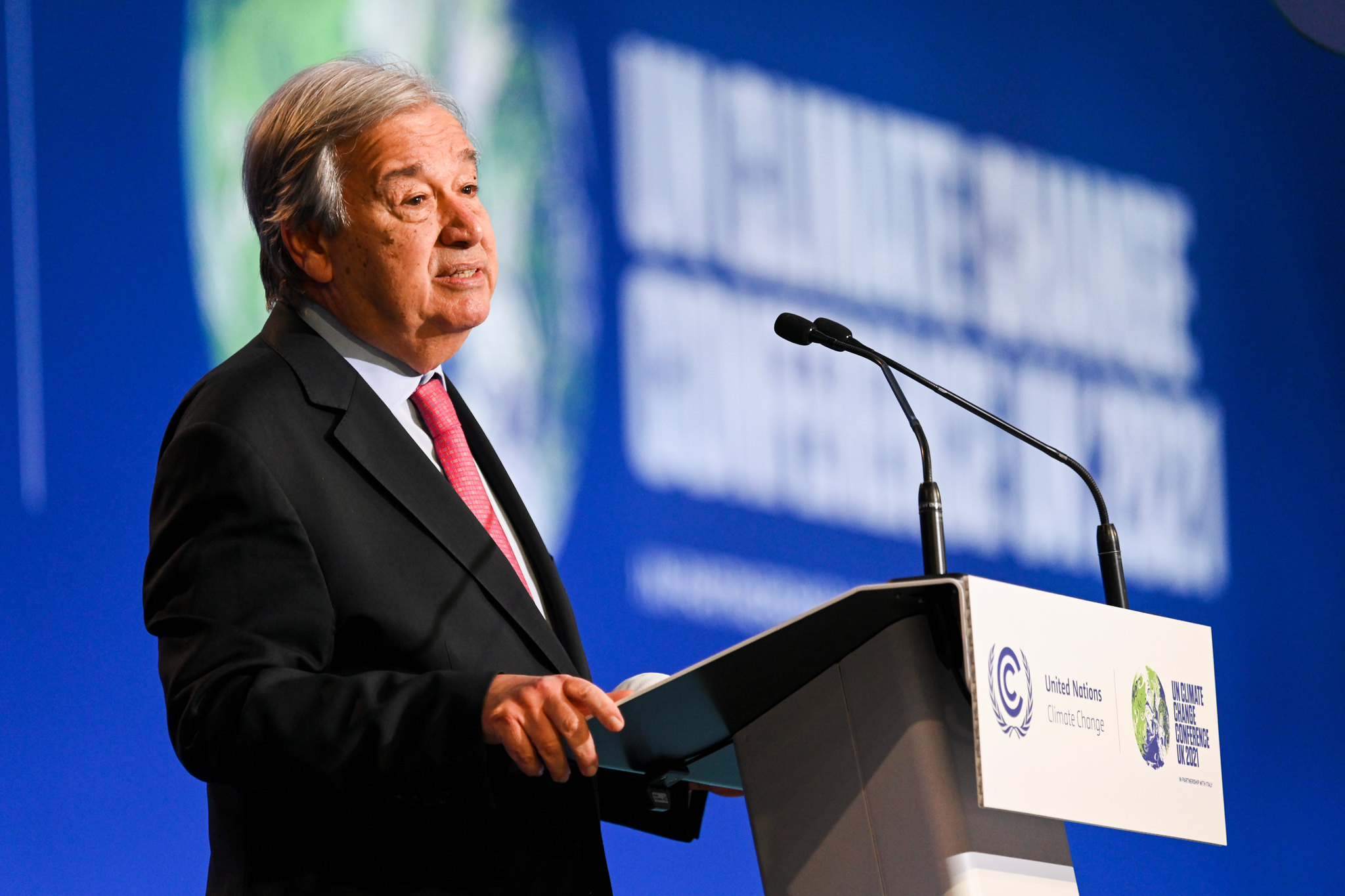 António Guterres alerta para ameaça crescente de neonazis e racistas e pede para que se detenha o ódio