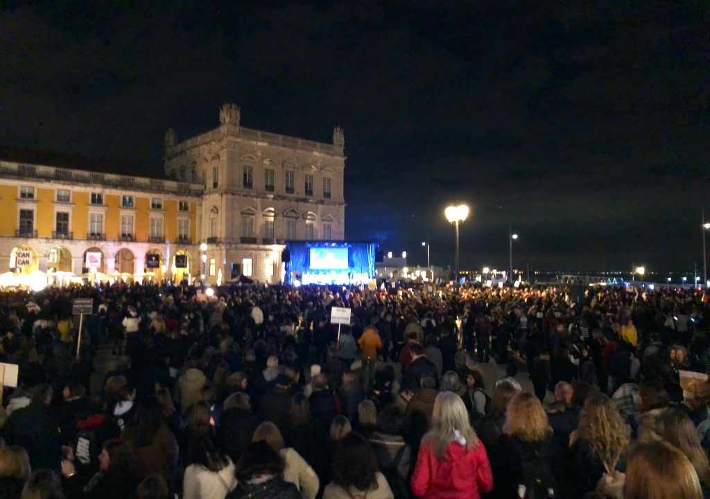 Milhares de professores manifestam-se em Lisboa em defesa da escola pública