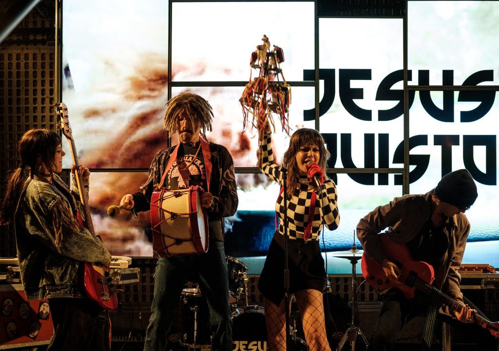 Banda Jesus Quisto da série “Pôr do Sol” actua nos coliseus de Lisboa e Porto