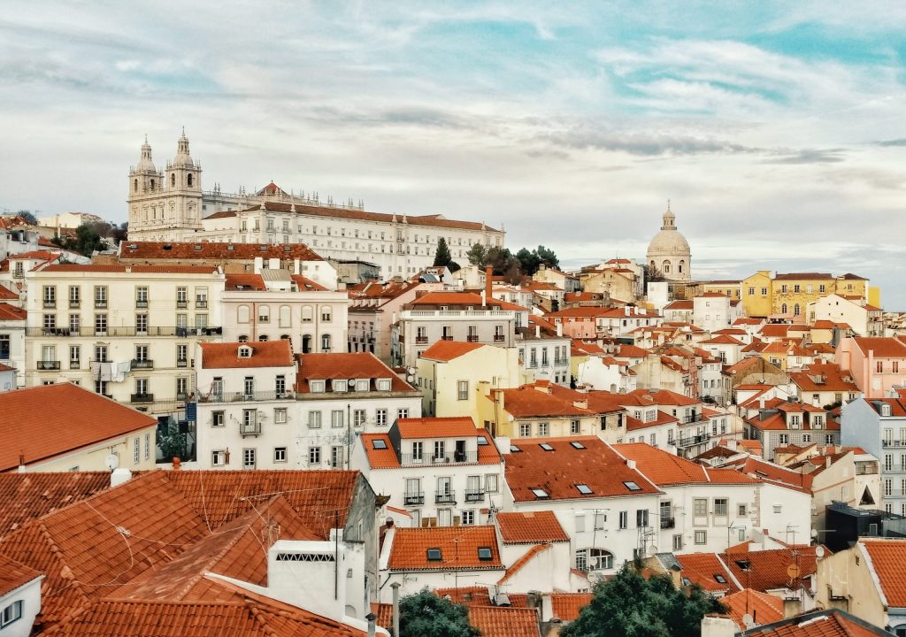 Mais de um terço dos edifícios em Portugal precisa de reparações, revela estudo do INE