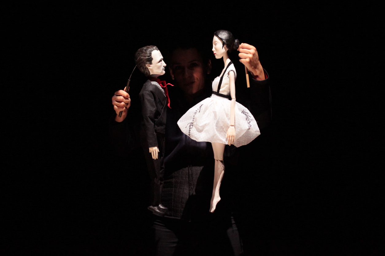 Palheta junta marionetas e músicos ilhavenses no espetáculo “Arabesco” da Red Cloud