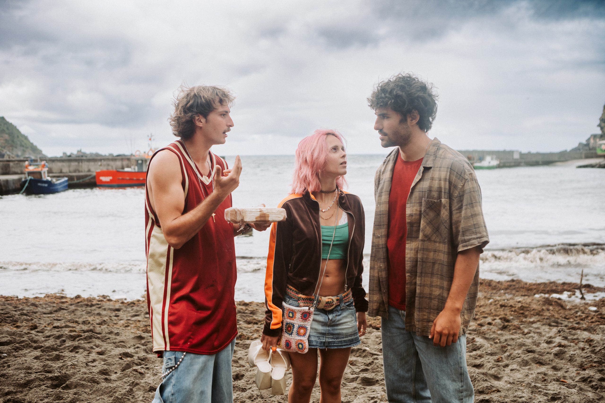 “Rabo de Peixe”, nova série portuguesa da Netflix, estreia em Maio. Vê as primeiras imagens e lê a sinopse