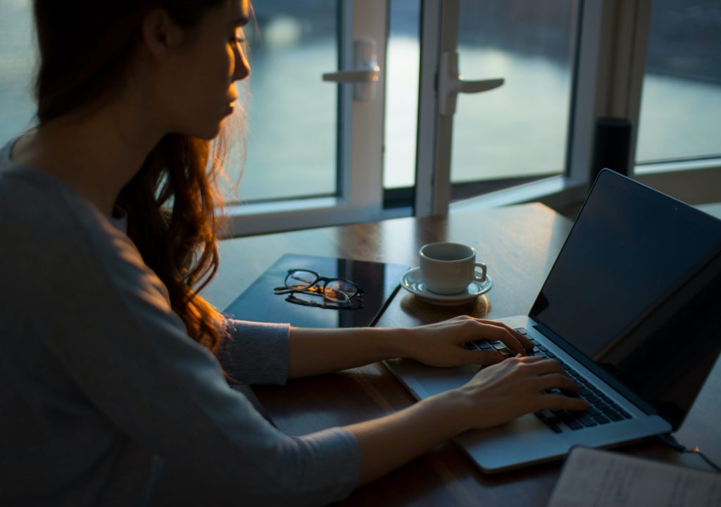 Salários das mulheres em Portugal são em média 13% inferiores aos dos homens, revela estudo da CGTP