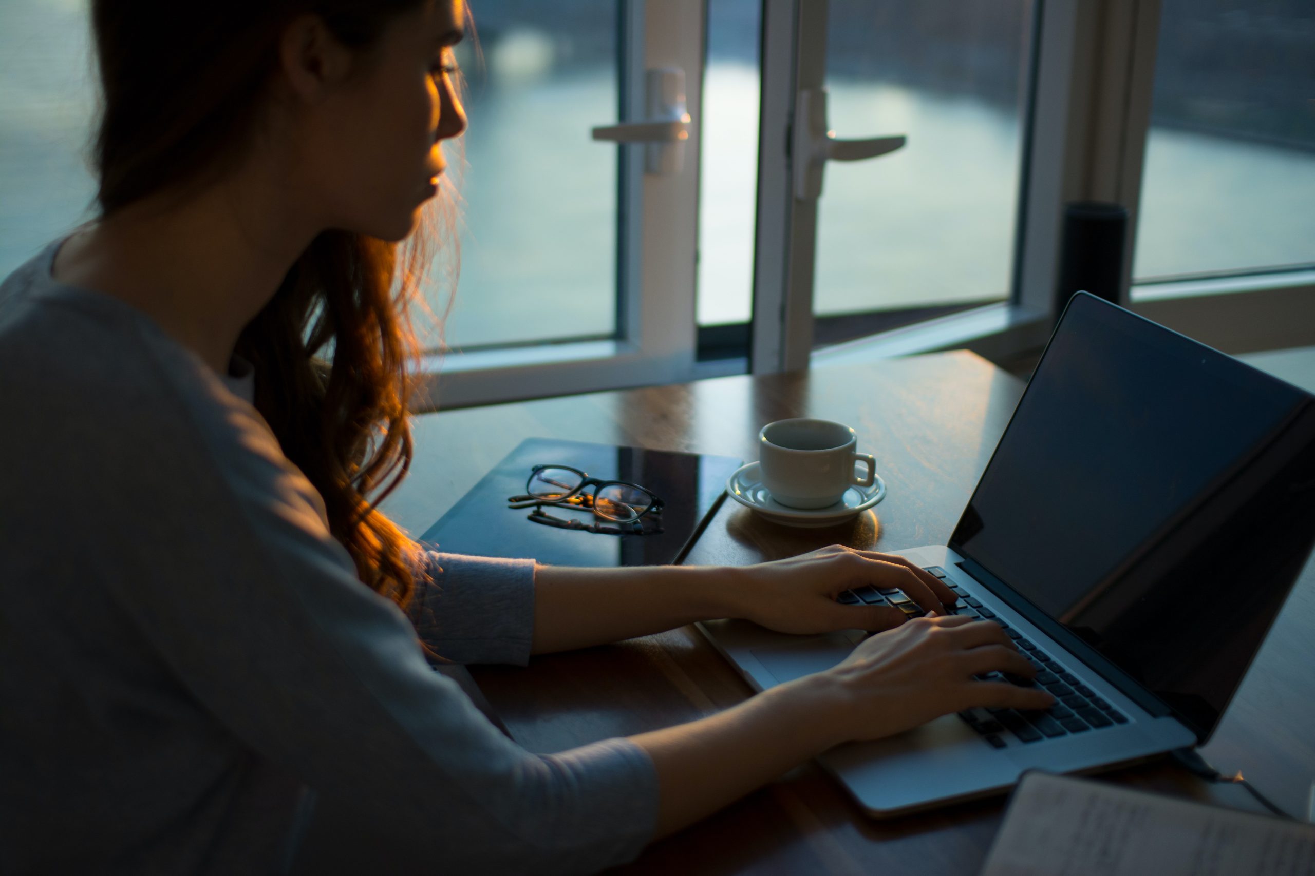 Salários das mulheres em Portugal são em média 13% inferiores aos dos homens, revela estudo da CGTP