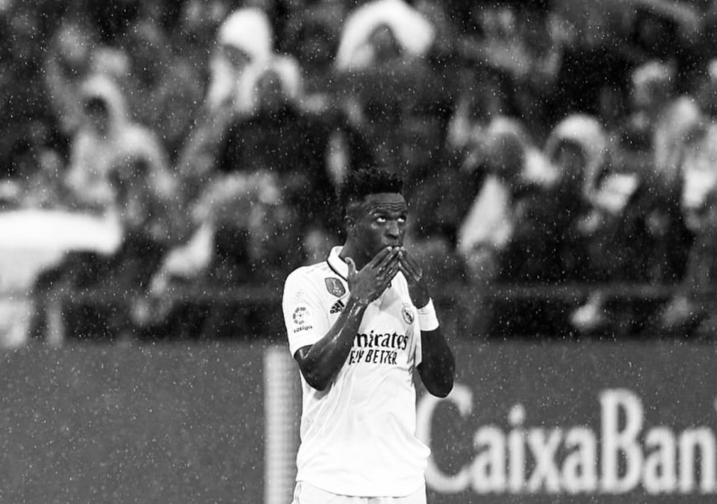 Justiça espanhola abre investigação a insultos racistas contra o jogador de futebol Vinícius Júnior
