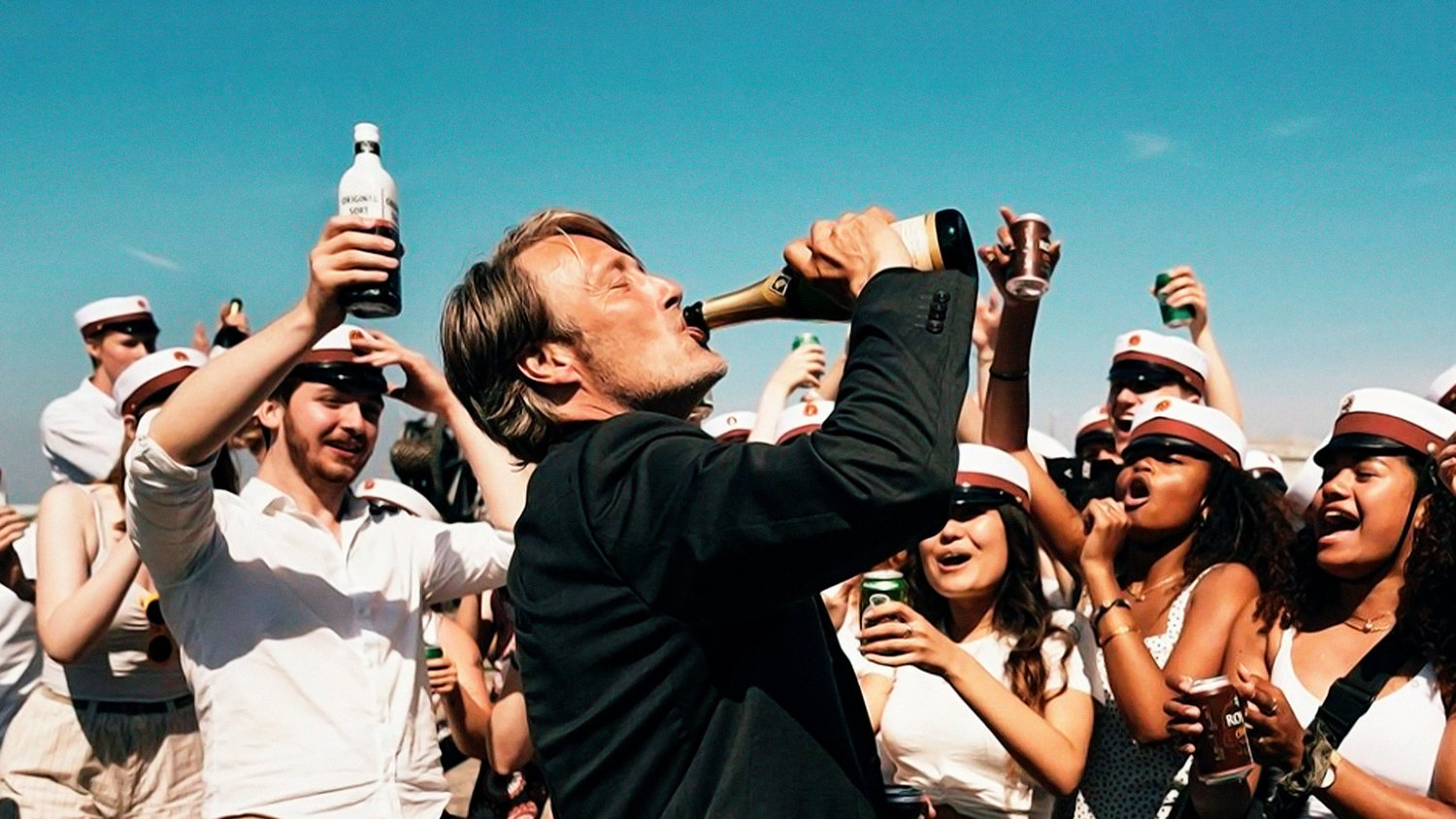 RTP2 estreia “Mais Uma Rodada”, filme de Thomas Vinterberg com Mads Mikkelsen