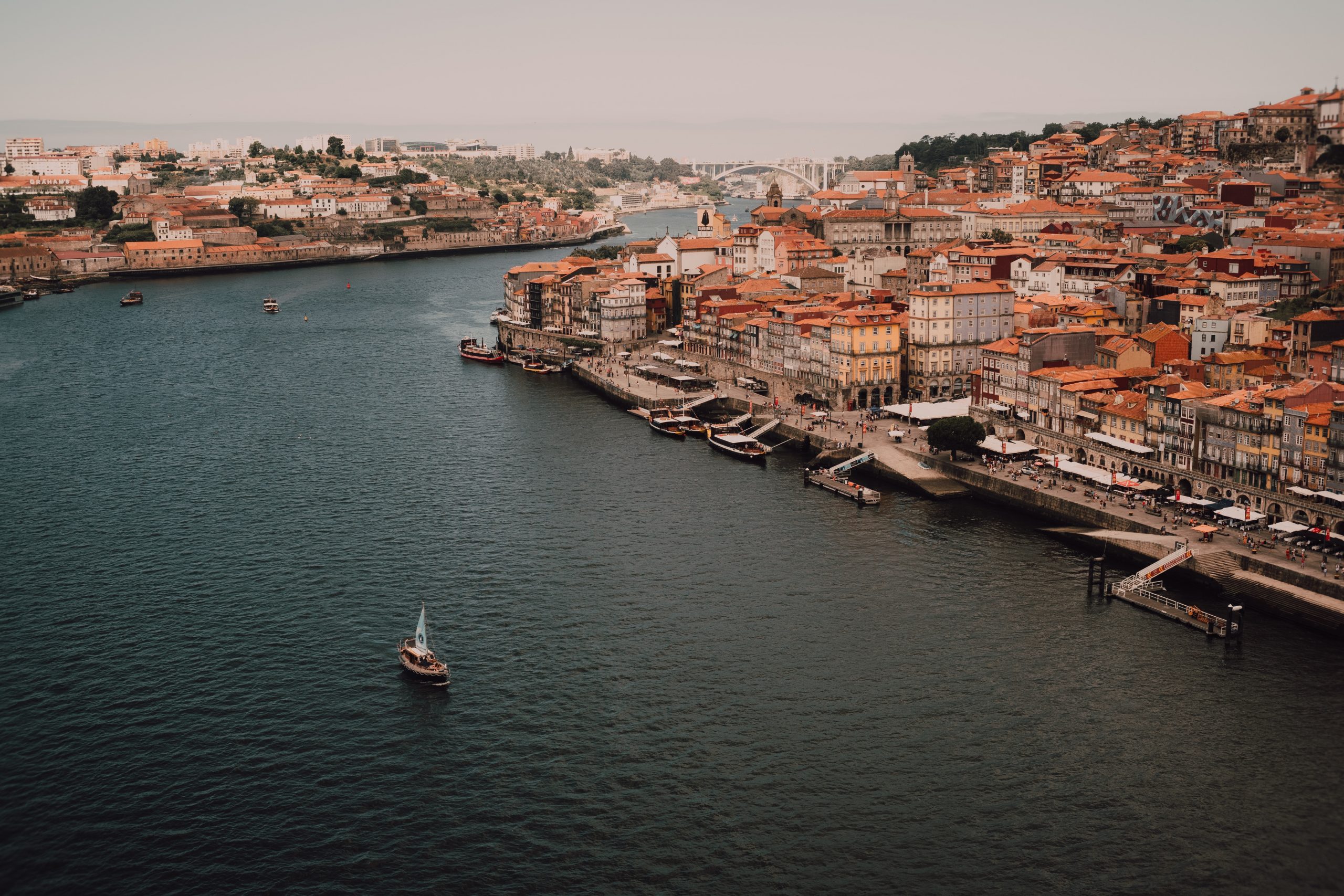 Câmara do Porto quer que animadores de rua paguem licença e impedir a atuação em determinadas zonas