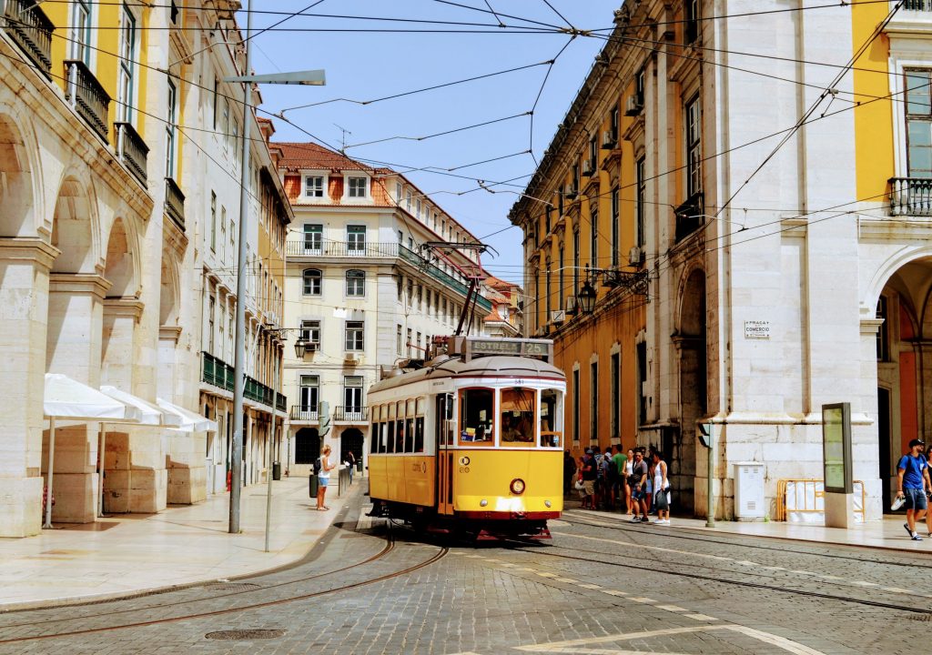 Nível de vida em Portugal poderá continuar a cair face à União Europeia, revela estudo