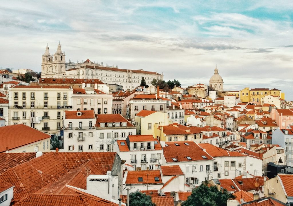 Preço das casas recua na UE no 2.º trimestre, Portugal com 4.ª maior subida