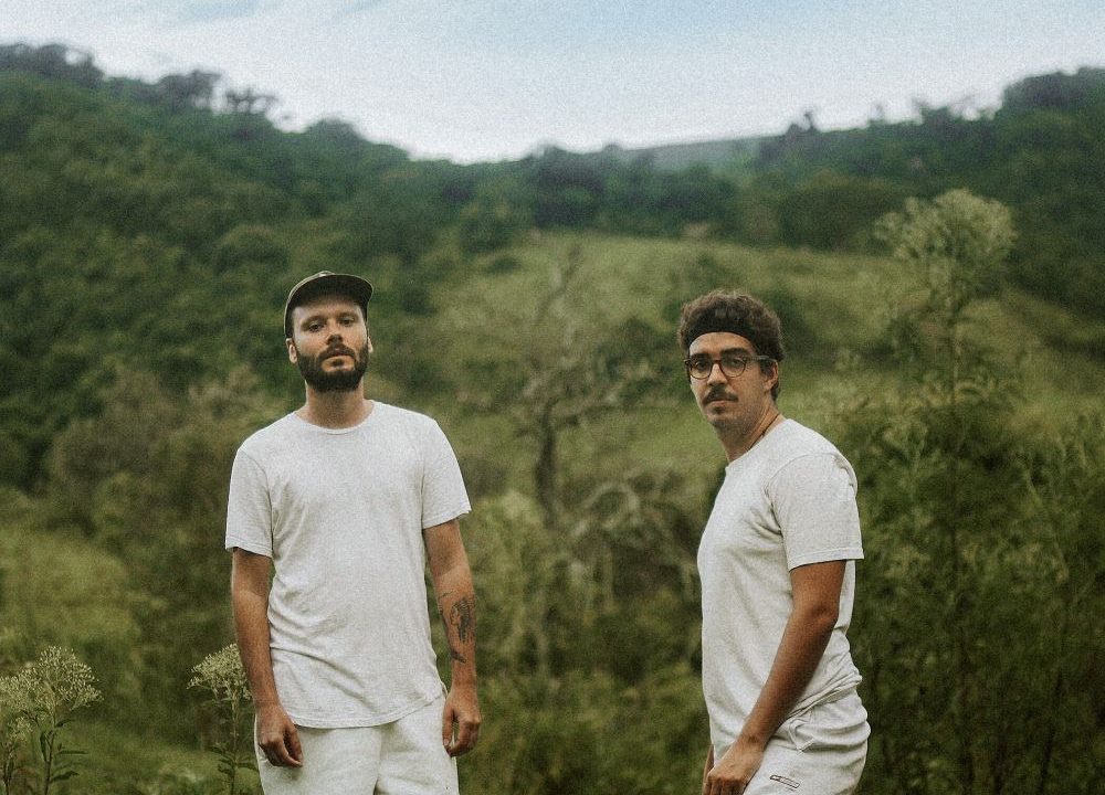 Janeiro e Paulo Novaes editam álbum unidos pela mesma visão do mundo e da música