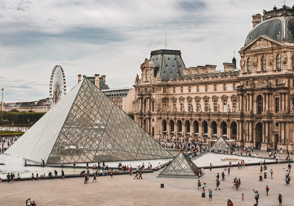 Pintura portuguesa do século XVI “Ressurreição de Cristo” exposta no Louvre