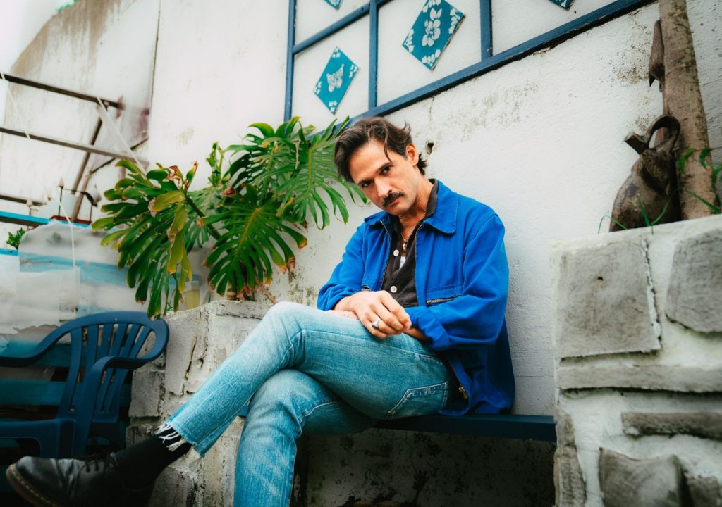 Hélio Morais desvenda segundo tema do álbum de estreia a solo. “Pisaduras” sai a 23 de Fevereiro