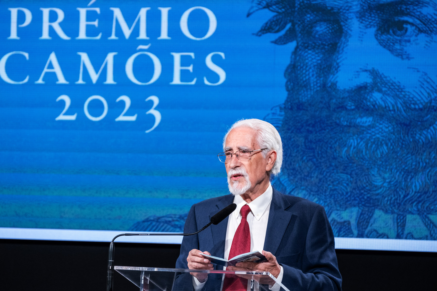 Prémio Camões João Barrento considera língua portuguesa “bastante maltratada”