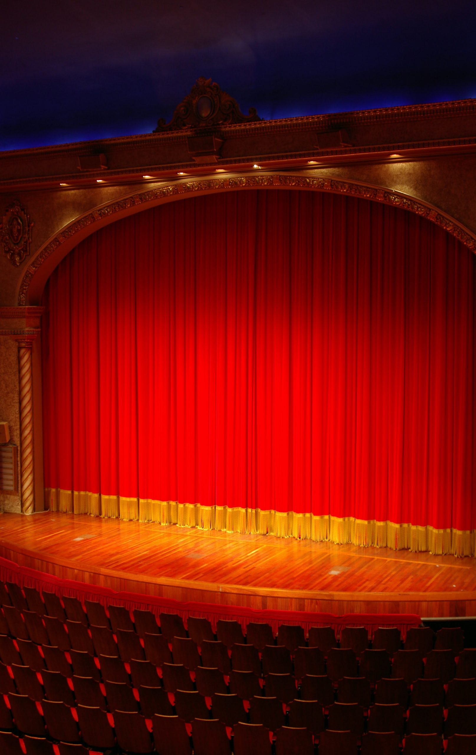 Entulho de obras do Teatro Nacional D. Maria II em cena numa peça sobre pessoas entre ruínas