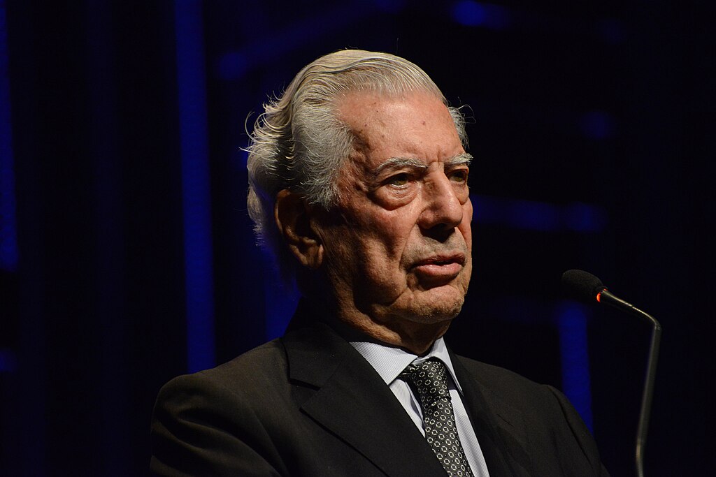 Novo e último romance do escritor Mario Vargas Llosa, “Dedico-lhe o Meu Silêncio”, é publicado em Portugal