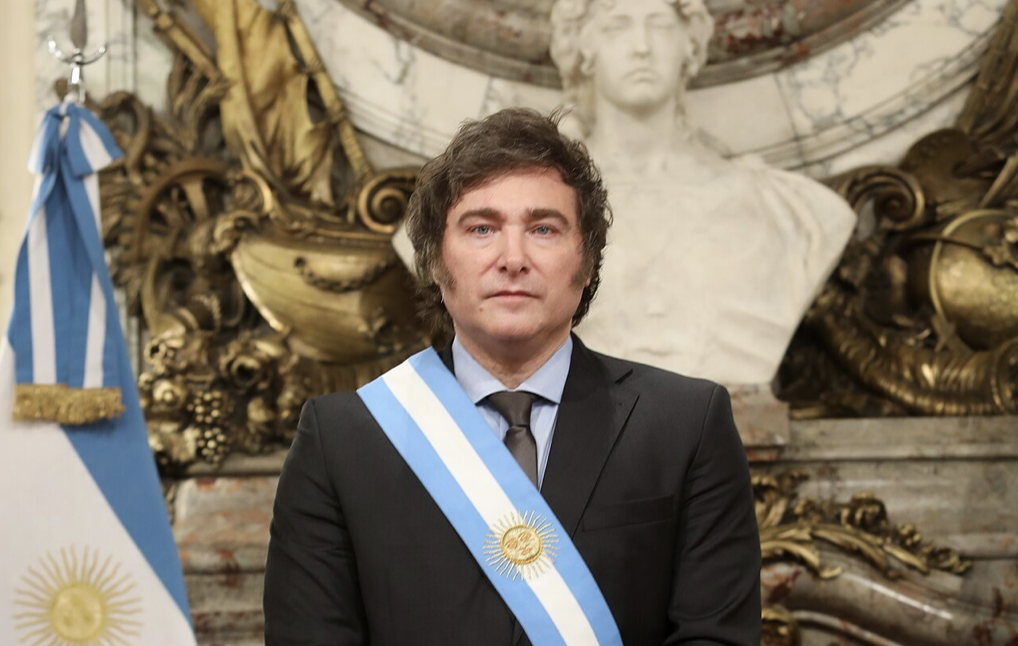 Presidente argentino, Javier Milei, transforma agência noticiosa pública em agência de publicidade