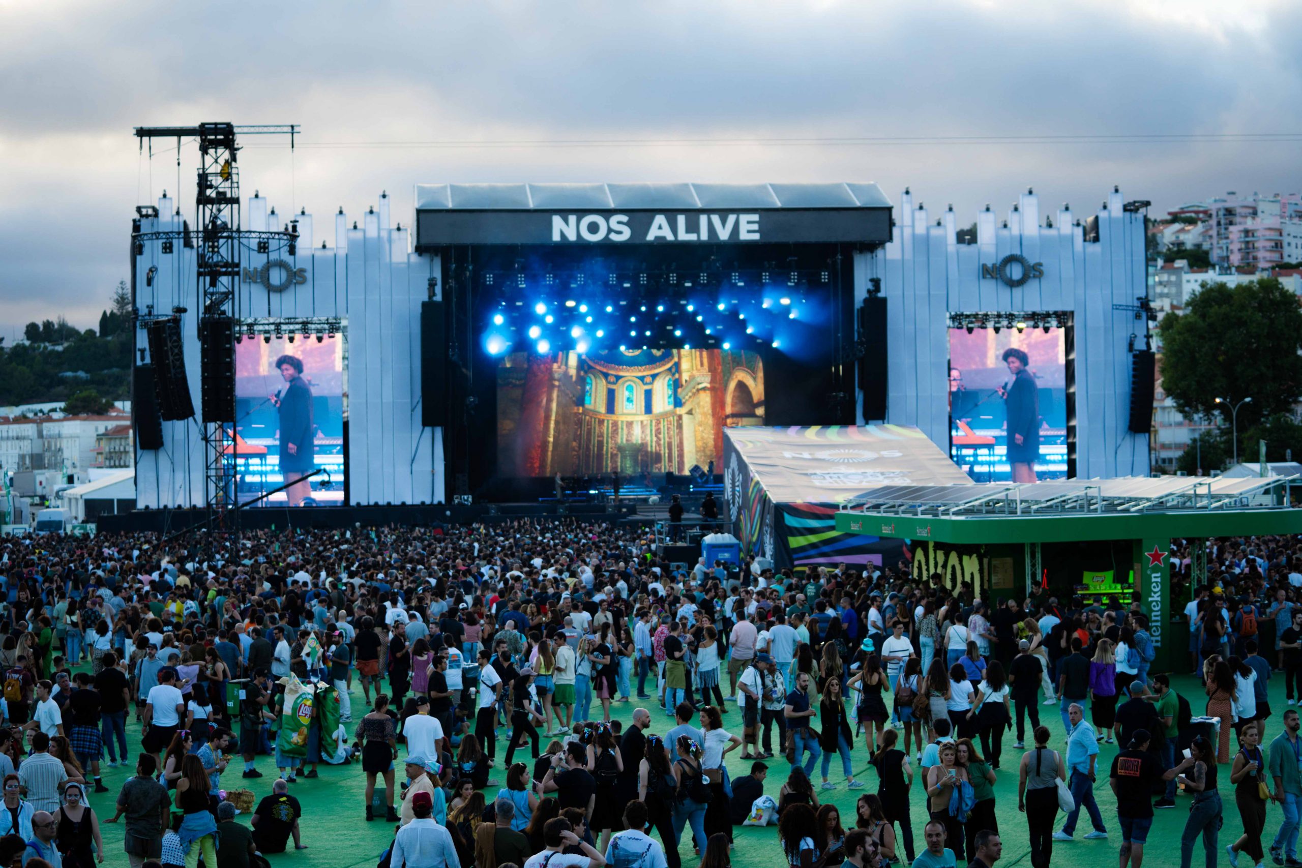 Festival NOS Alive regressa em 2025 entre 10 e 12 de julho