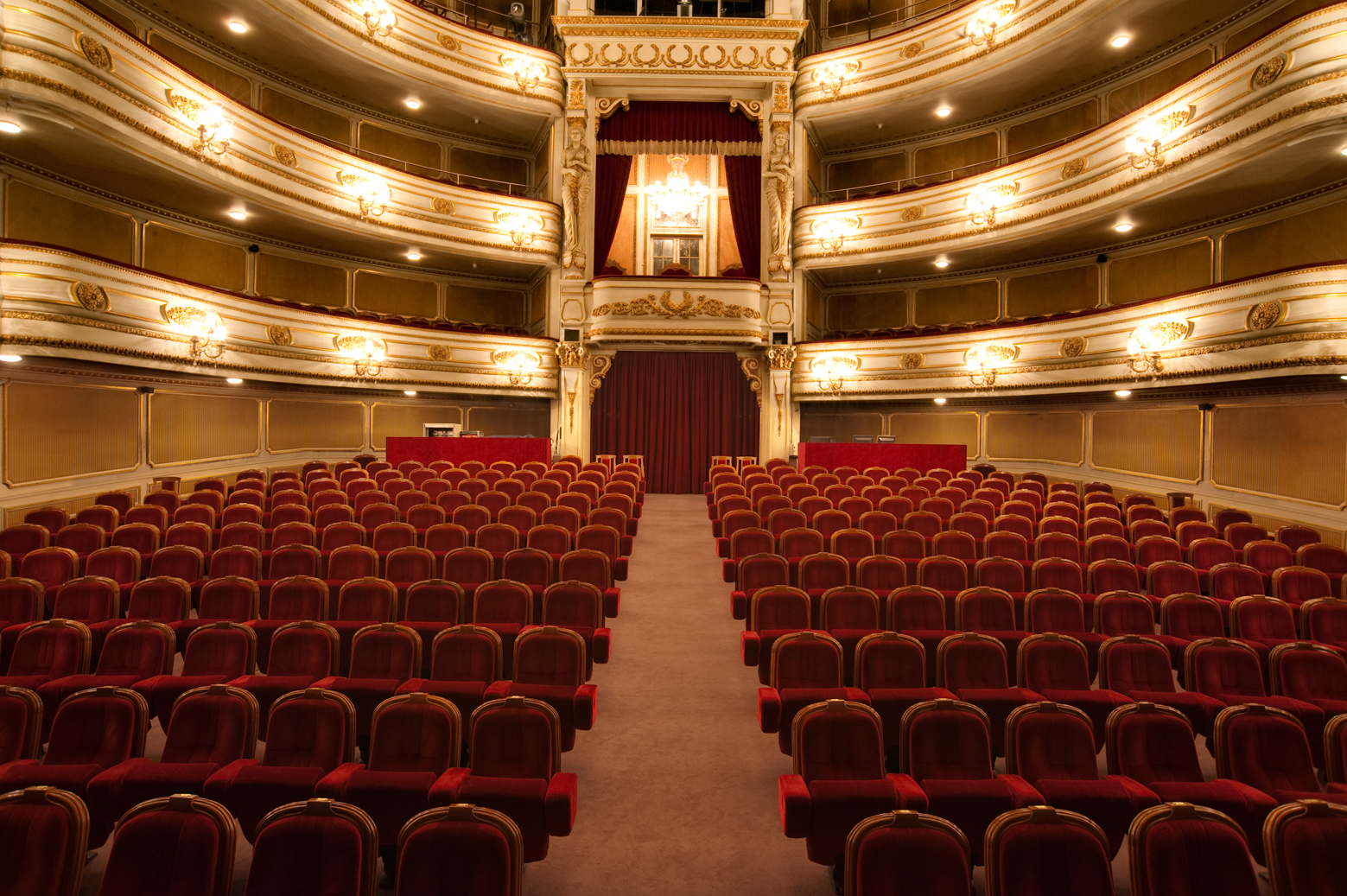 Reabertura do Teatro Nacional D. Maria II, em Lisboa, adiada para o início de 2026