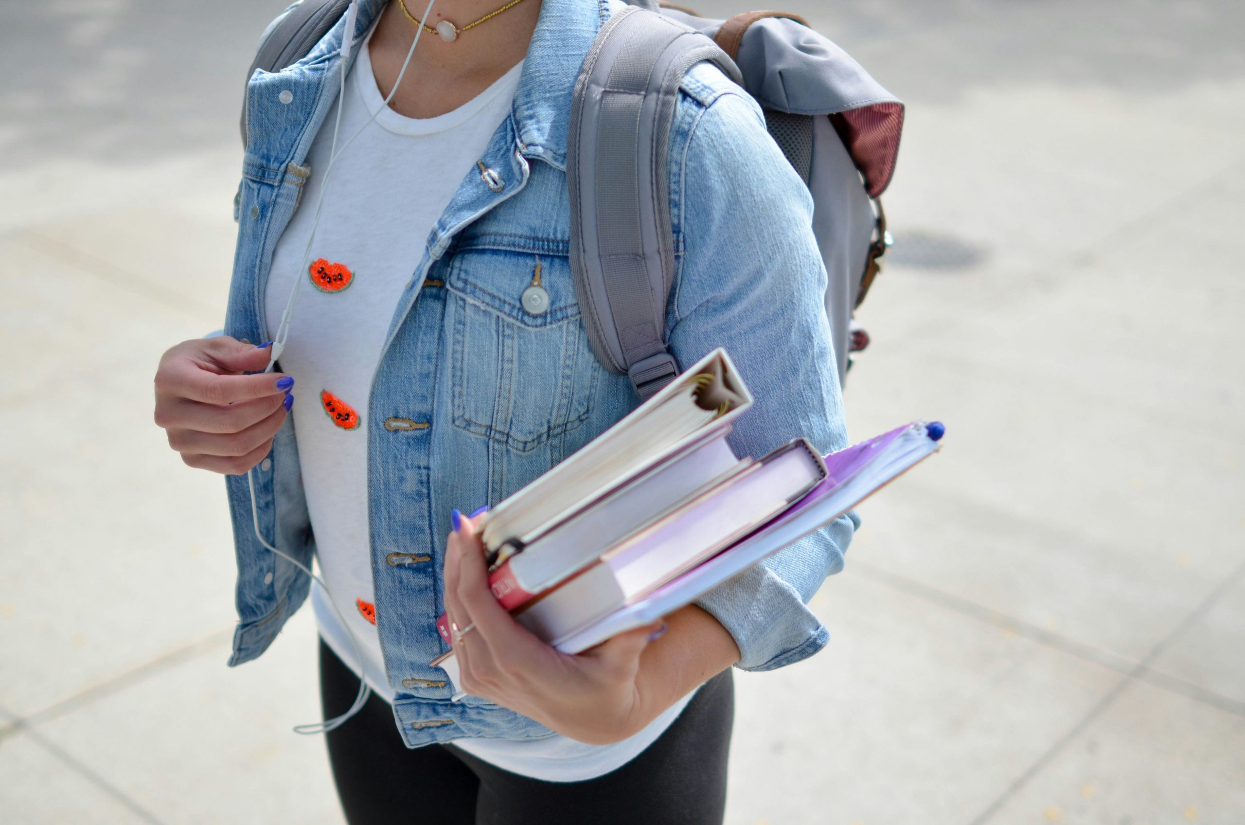 Estudantes deslocados com bolsa vão receber apoio de 40 euros por mês para deslocações