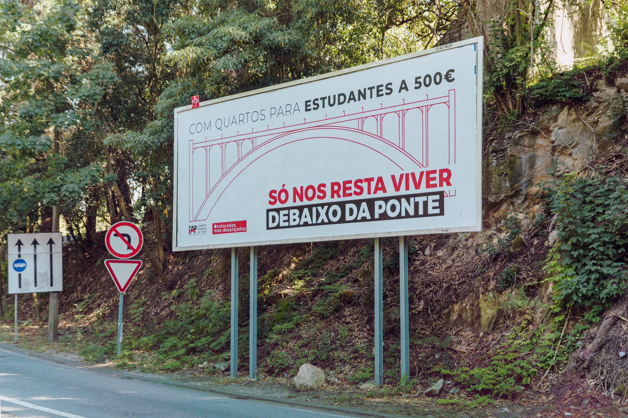 Federação Académica do Porto alerta para a falta de alojamento estudantil em outdoors