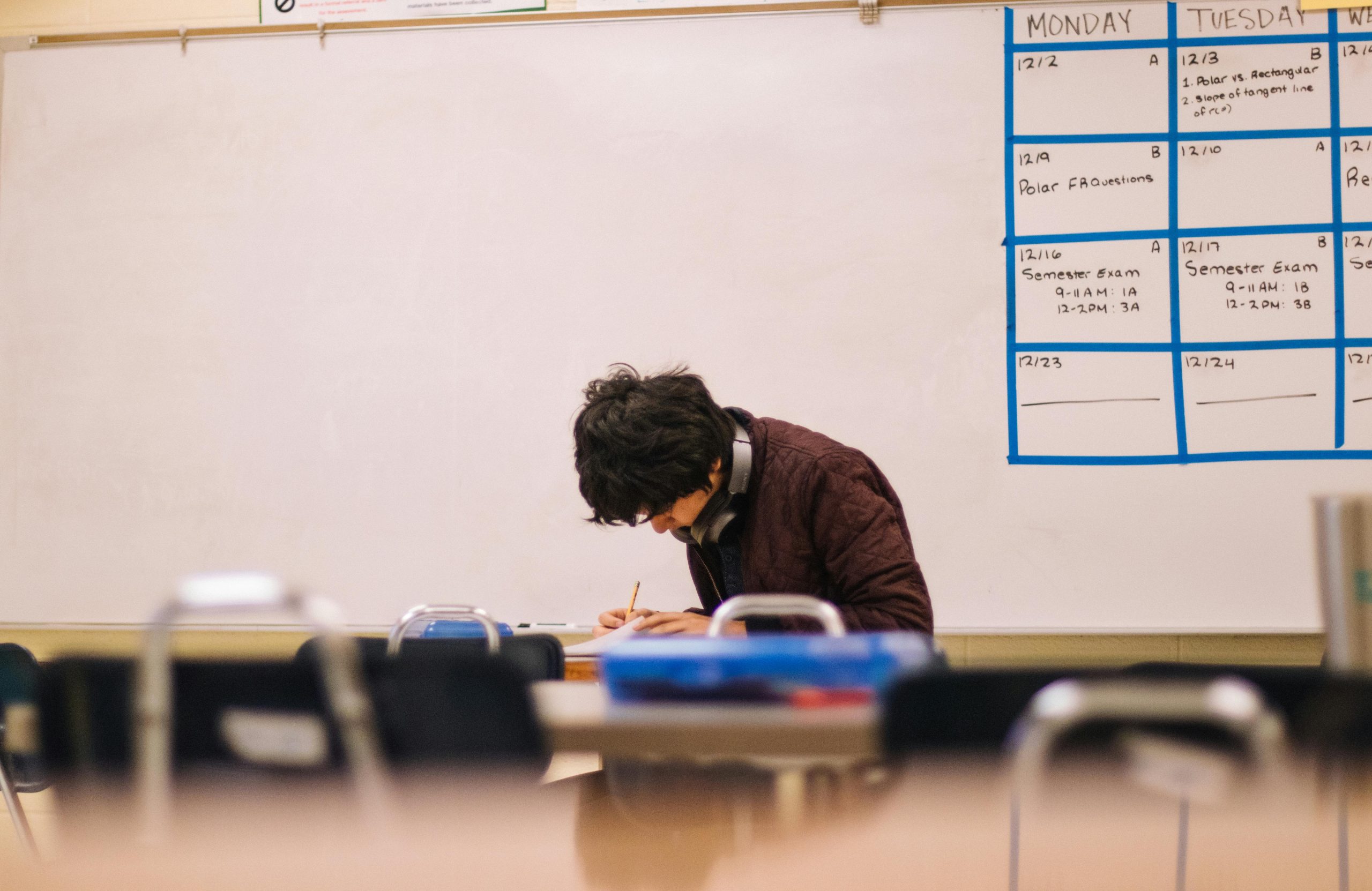 Ano letivo arranca com 60% das escolas abertas, mas com milhares de professores em falta