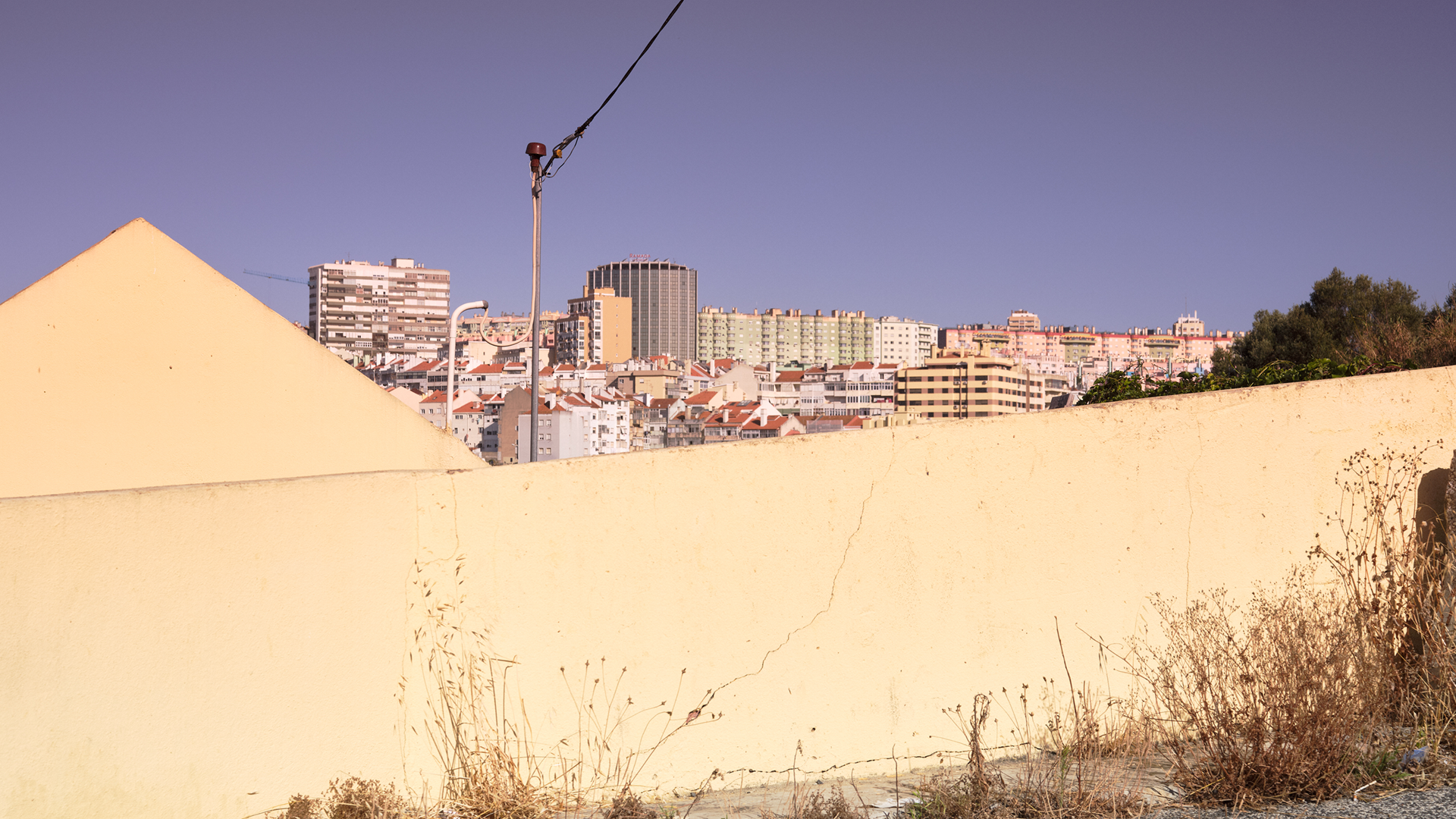 Festival Uma Revolução Assim convida à participação em debates, cinema e intervenções artísticas sobre o direito à habitação