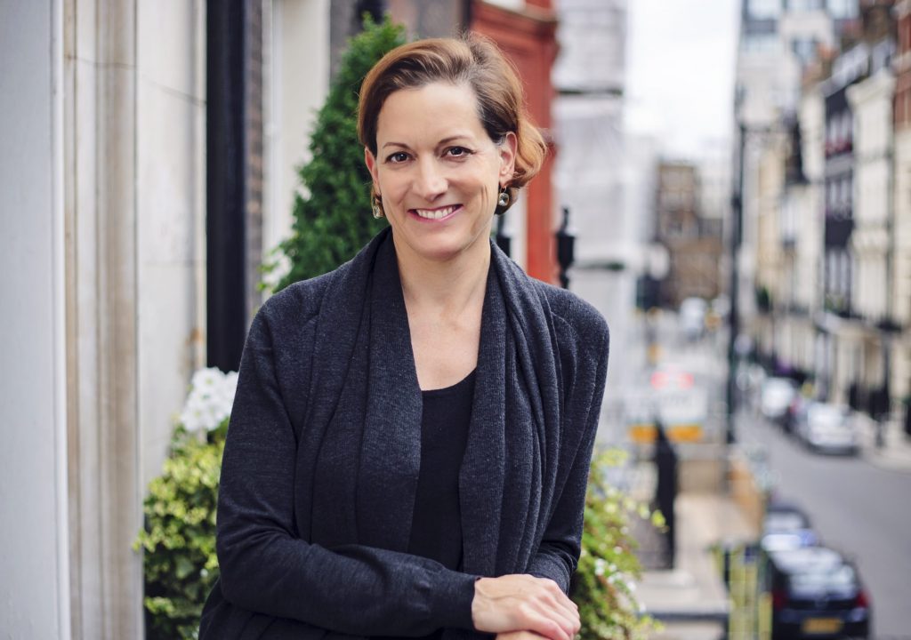 Entrevista. Anne Applebaum: “Donald Trump tornou-se um modelo para os líderes iliberais”