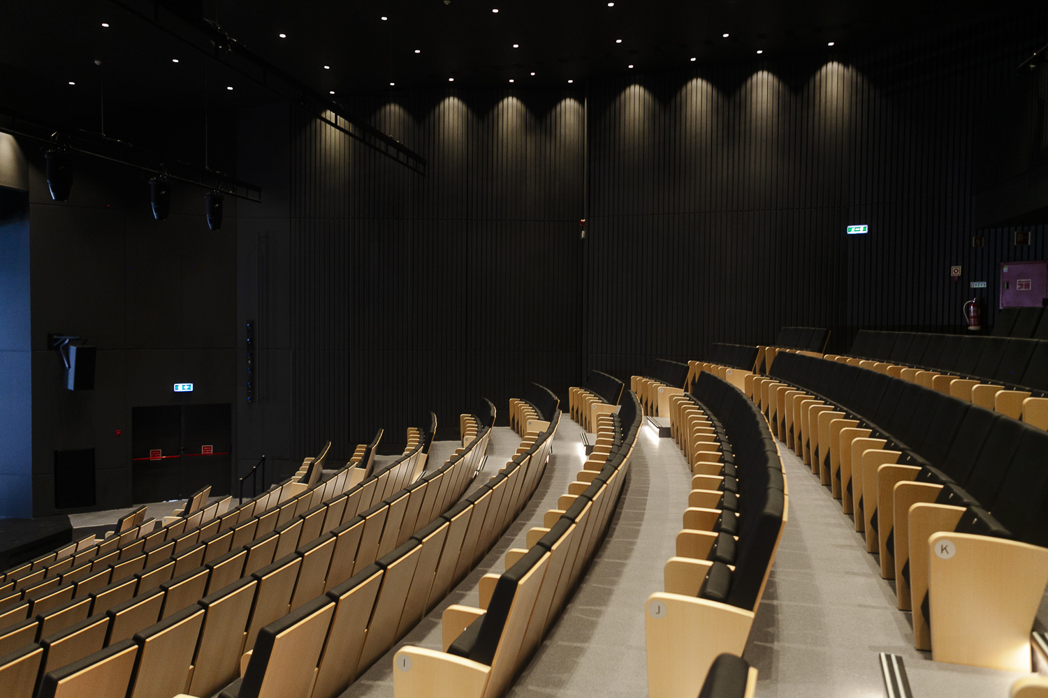 Casa do Artista requalifica e moderniza Teatro Armando Cortez